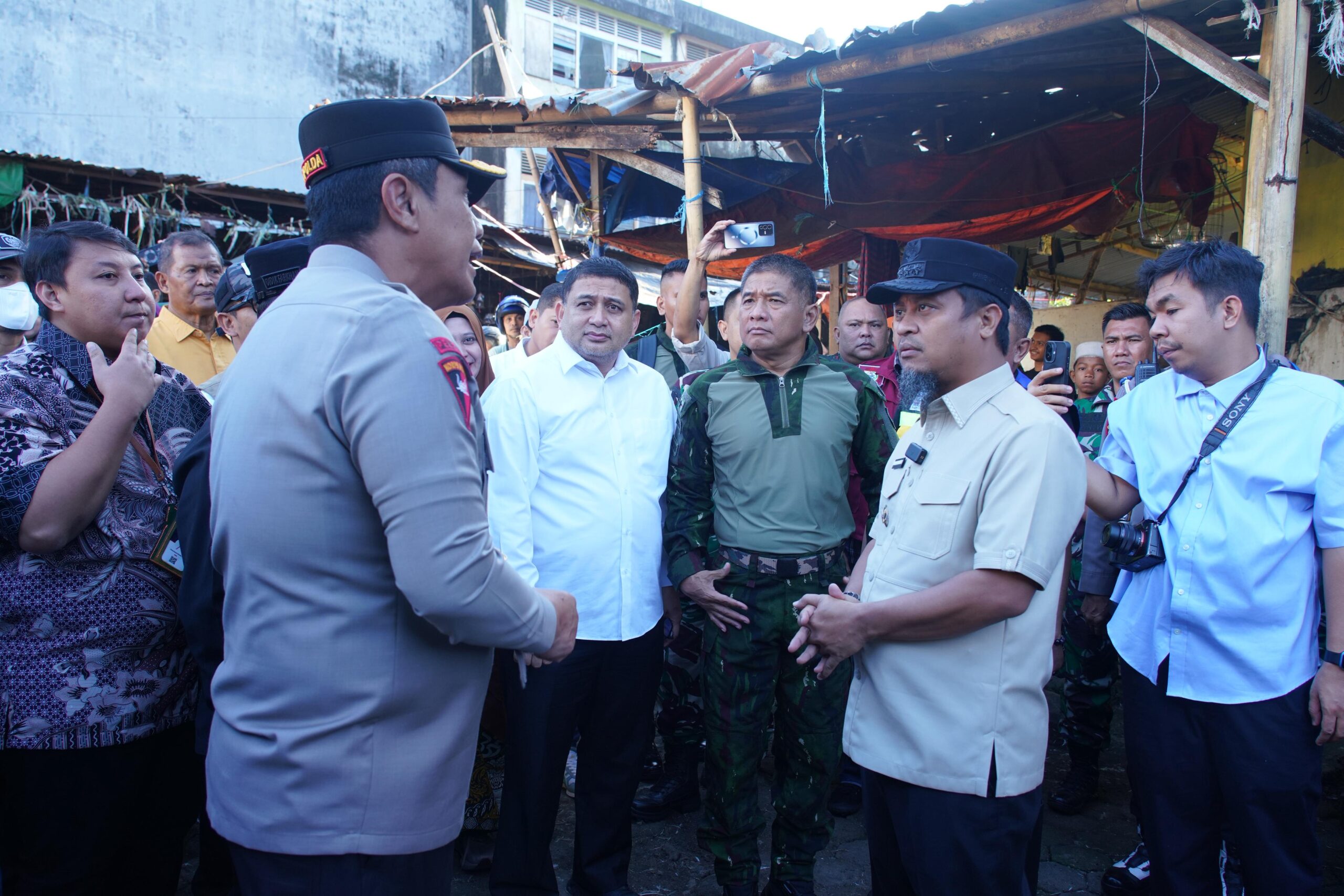 Kawal Stabilitas Pangan, Pangdam XIV/Hasanuddin Bersama Forkopimda Sulsel Sidak Pasar Terong Makassar