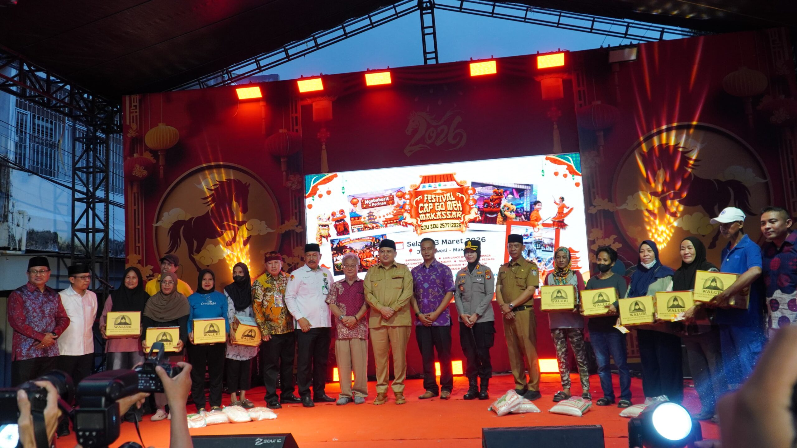 Camat Wajo Dampingi Wali Kota Makassar Hadiri Perayaan Cap Go Meh di Jalan Sulawesi 