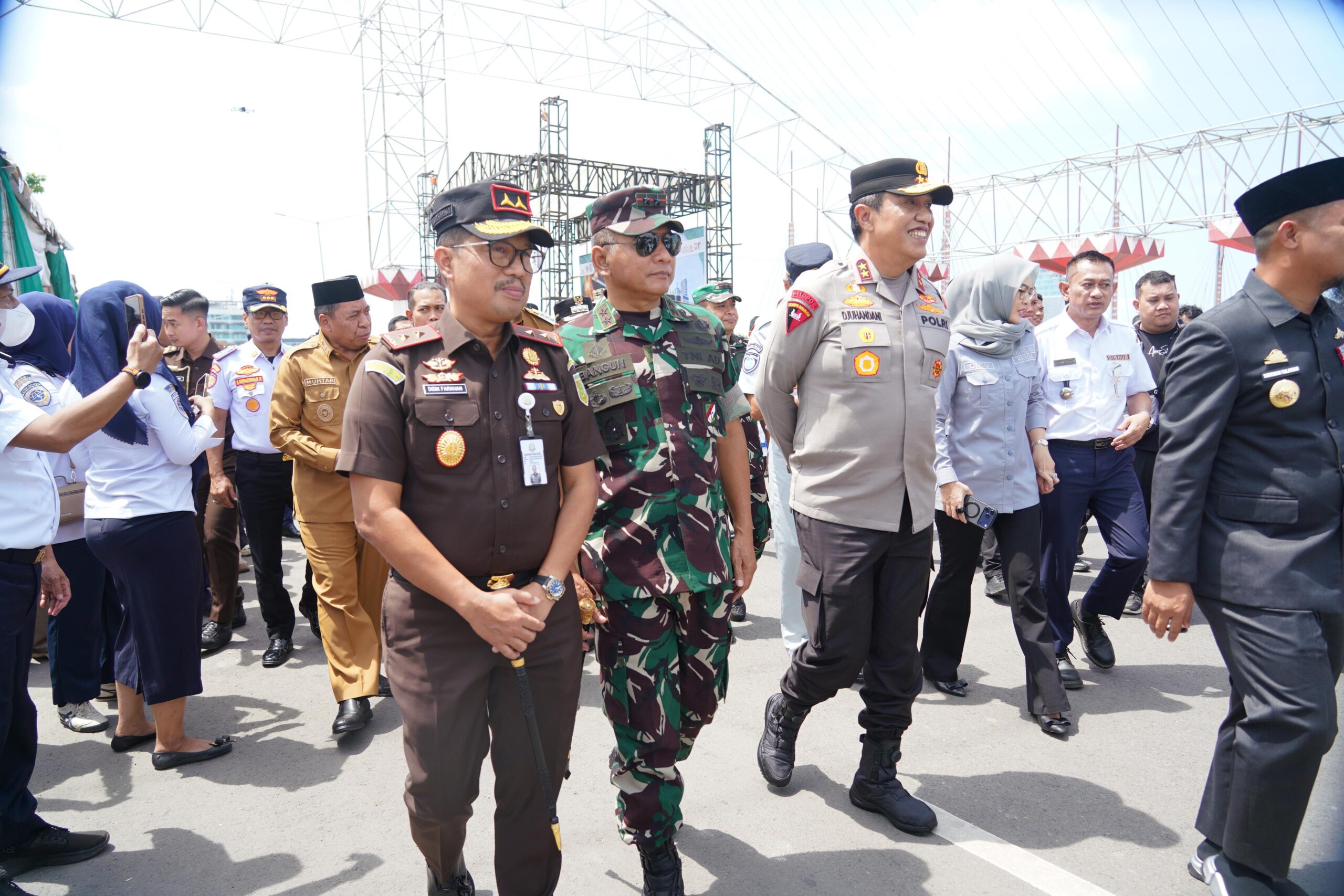 Pangdam Hasanuddin Hadiri Pelepasan Mudik Gratis Pemprov Sulsel, Wujud Sinergi Dukung Mudik Aman dan Nyaman
