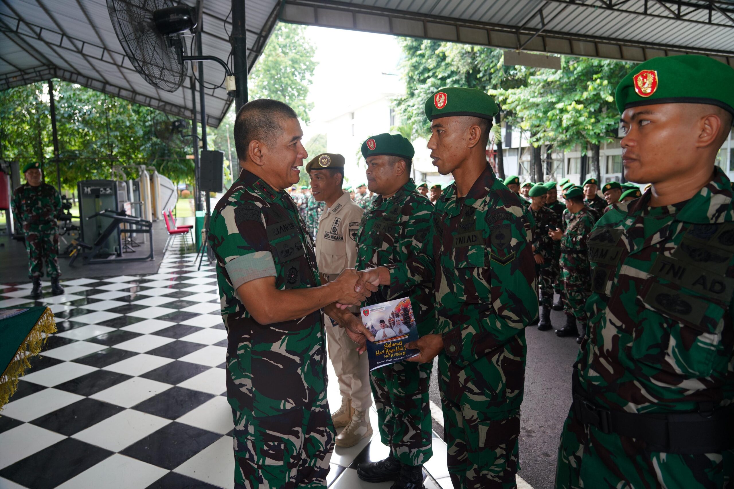 “ Jelang Idul Fitri 1447 H, Pangdam Hasanuddin Bagikan SHU, Dorong Kesejahteraan dan Semangat Prajurit ”