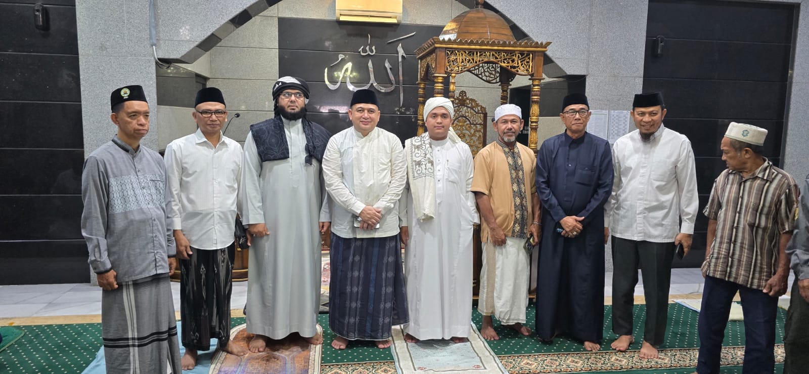 Wali Kota Makassar Shalat Jumat di Masjid Taqwa Kelurahan Mampu, Pererat Silaturahmi dengan Jamaah
