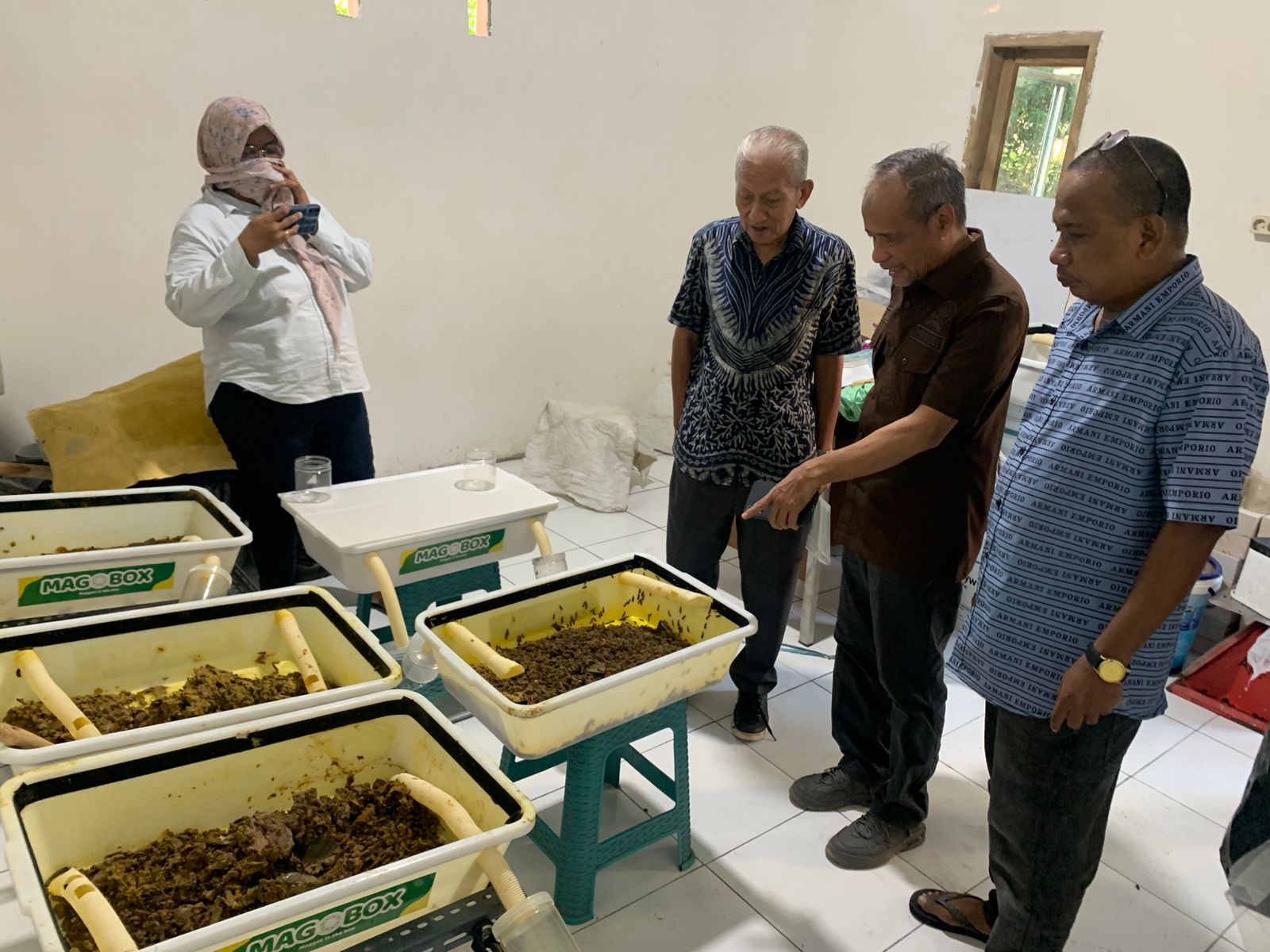 Anggota DPRD Sulsel Kadir Halid Apresiasi Program Pengelolaan Sampah Pemkot Makassar di TPS3R Satando