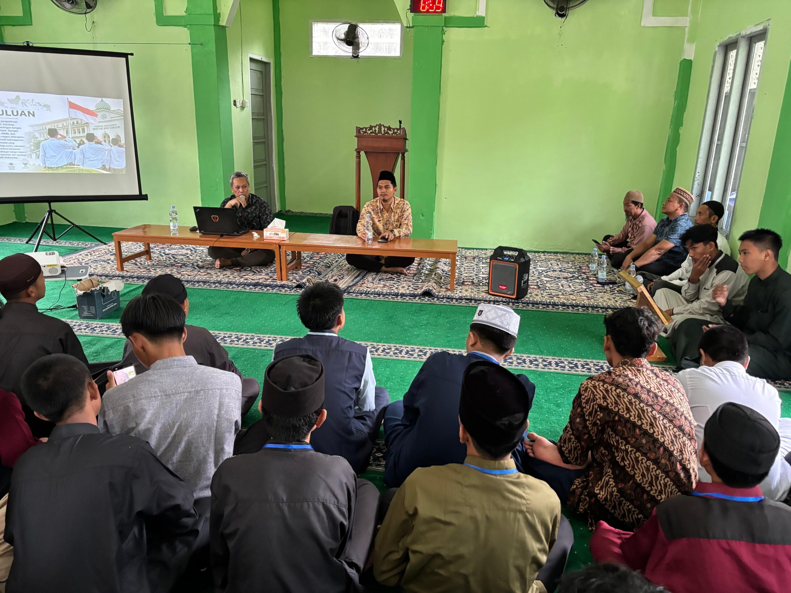 Densus 88 AT Polri Beri Wawasan Kebangsaan kepada Santri Ponpes Mus’ab Bin Umair di Kaltim 