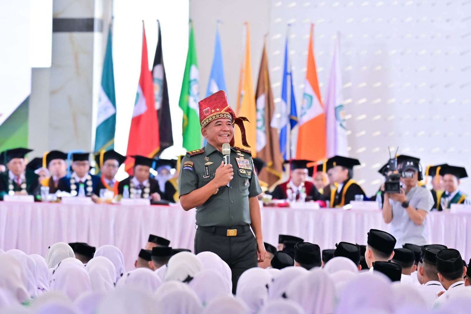 Pangdam Hasanuddin Kobarkan Semangat Maba UIN Alauddin : Bangun Karakter, Jaga Jati Diri, Songsong Indonesia Emas 2045